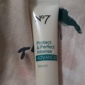 No.7 Protect and Perfect Serum